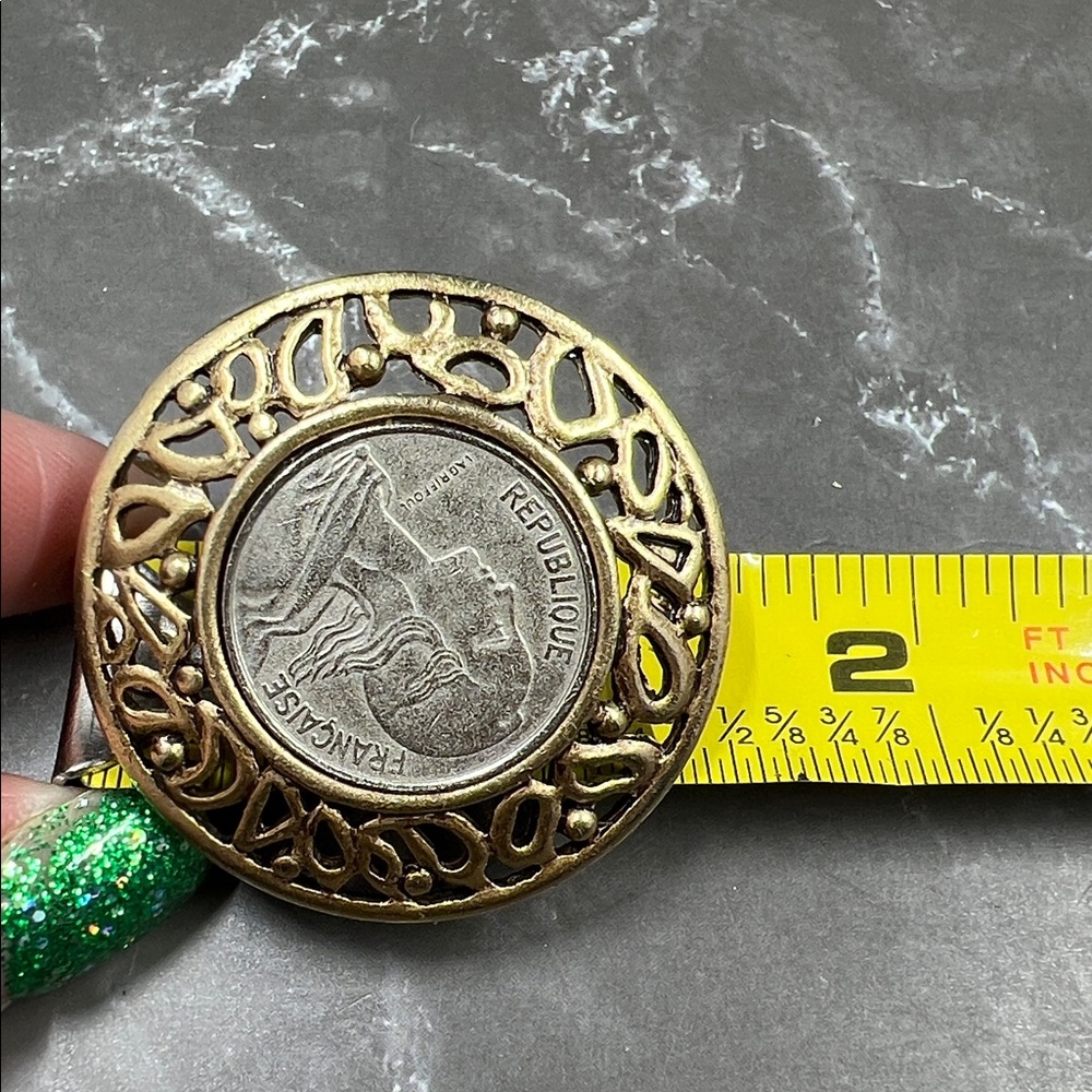 Vintage Gold Toned Republique Francaise Coin Earrings - Picture 6 of 6